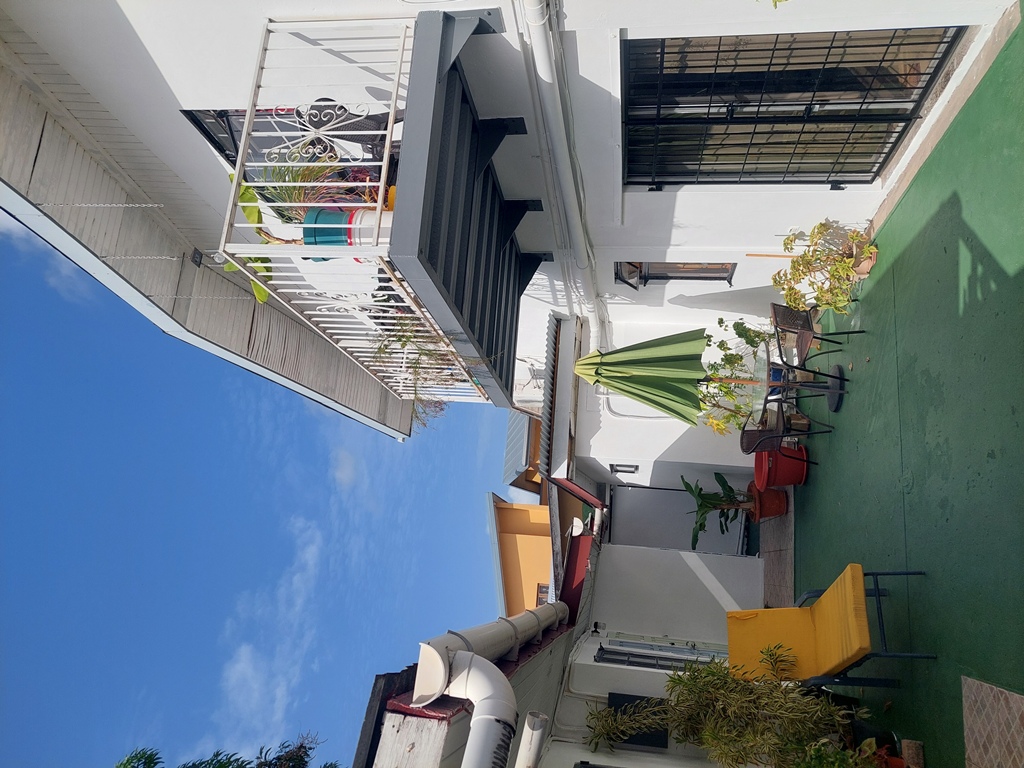 best guesthouse near Ariapita Avenue